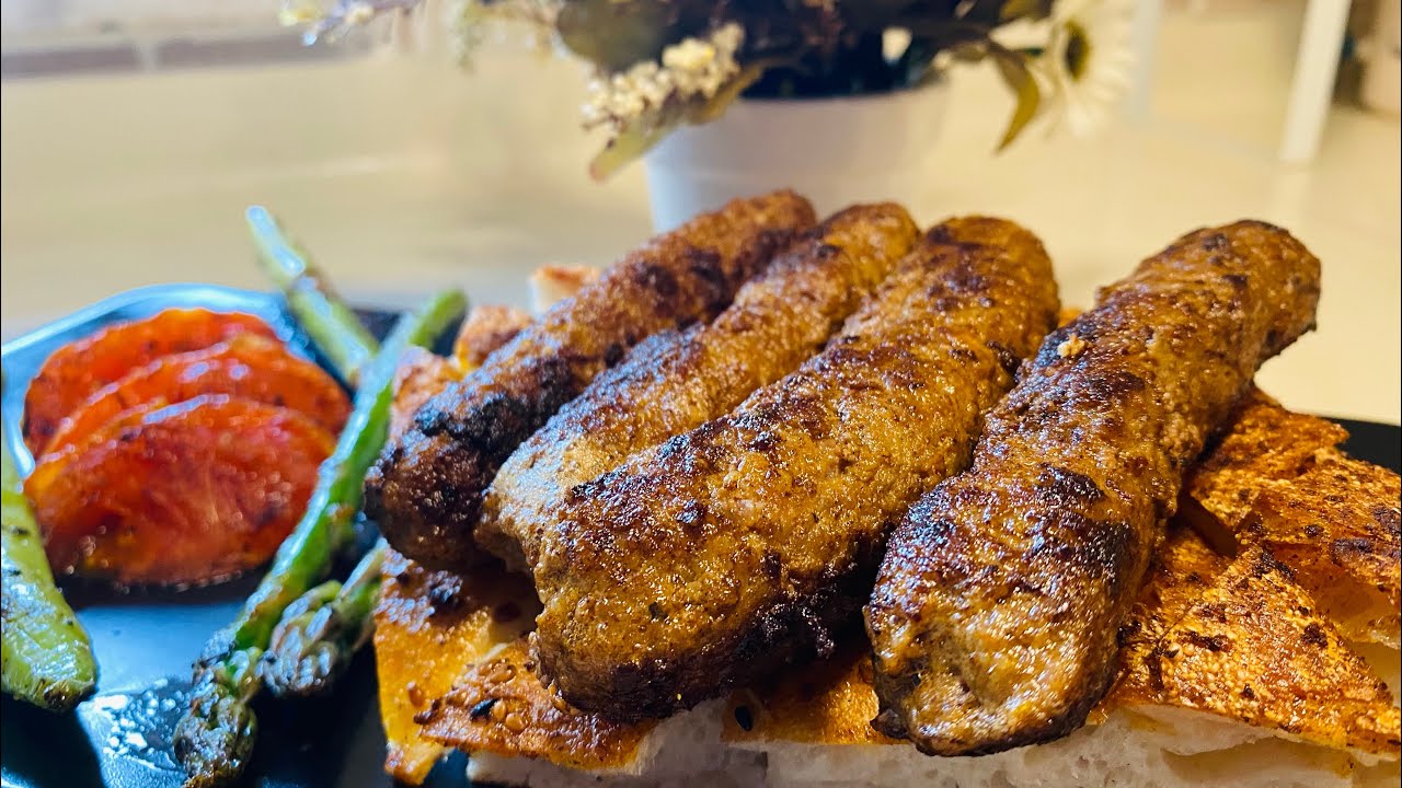 Yum-yummy Usulü İrmikli Köfte Tarifi / Yum-yummy Style Meatballs with Semolina Recipe