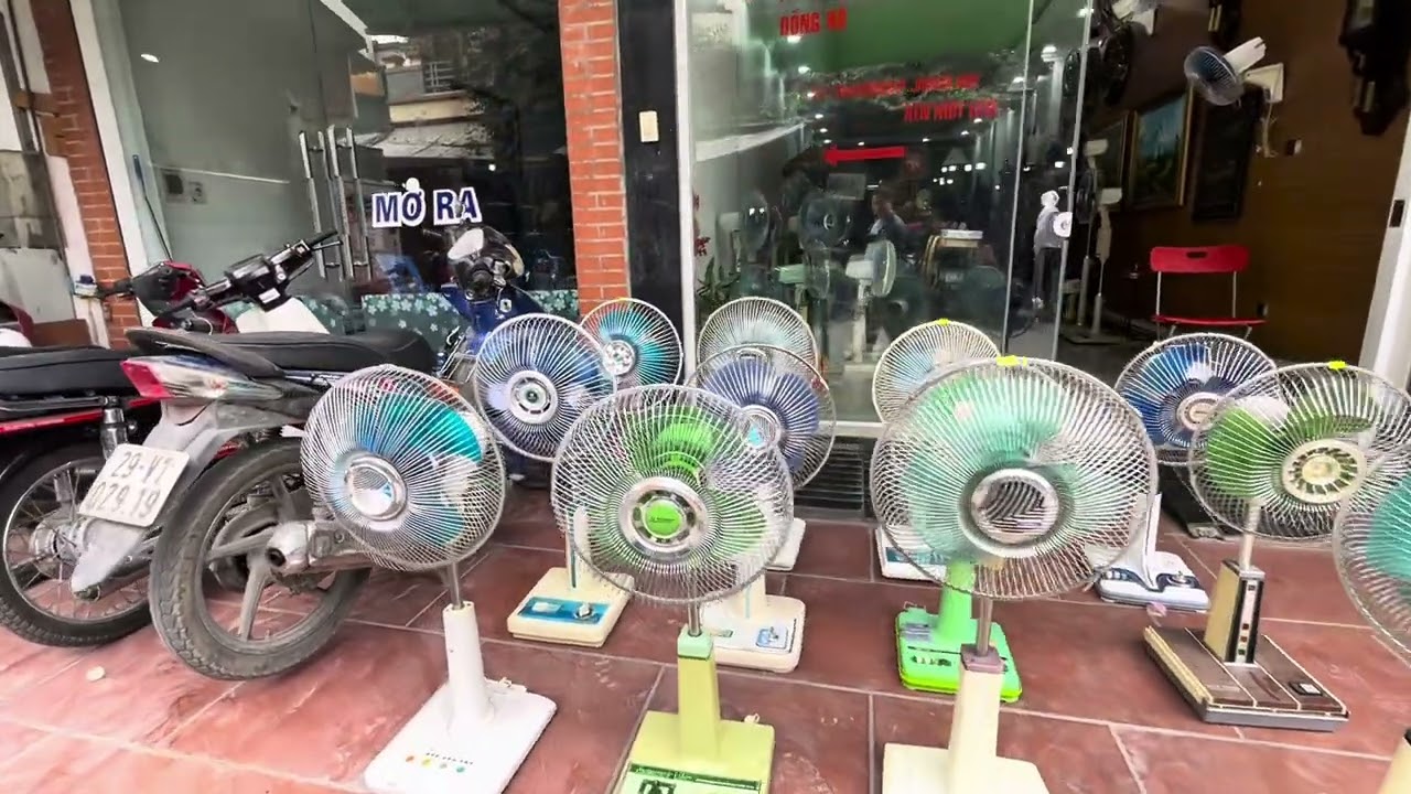 Chợ đồ cổ Vạn Phúc, nơi lưu dấu thời gian.