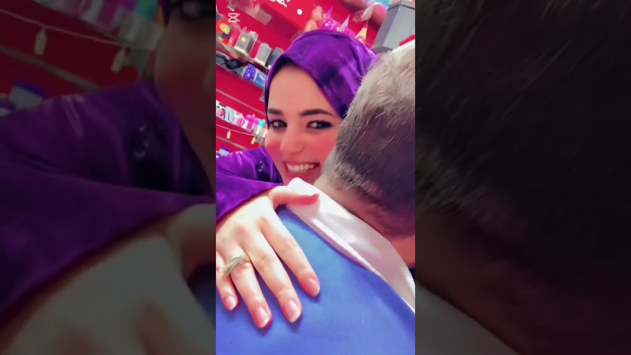 العيد داخل علينا ونا لسه عروسه جديده كان لازم اروح لبابا يجبلي هدوم العيد 😢