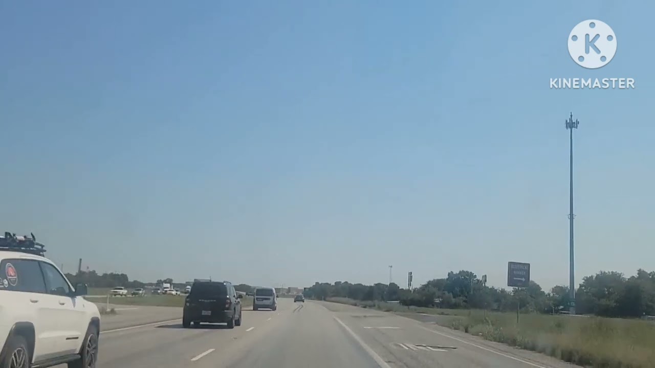 Watching the  beauty of the road, traveling.  @Wide Open Transit Farm