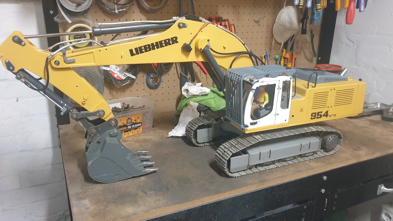 Escavatore idraulico liebherr 954 sme,restauro finito fatto da me.👏💪
