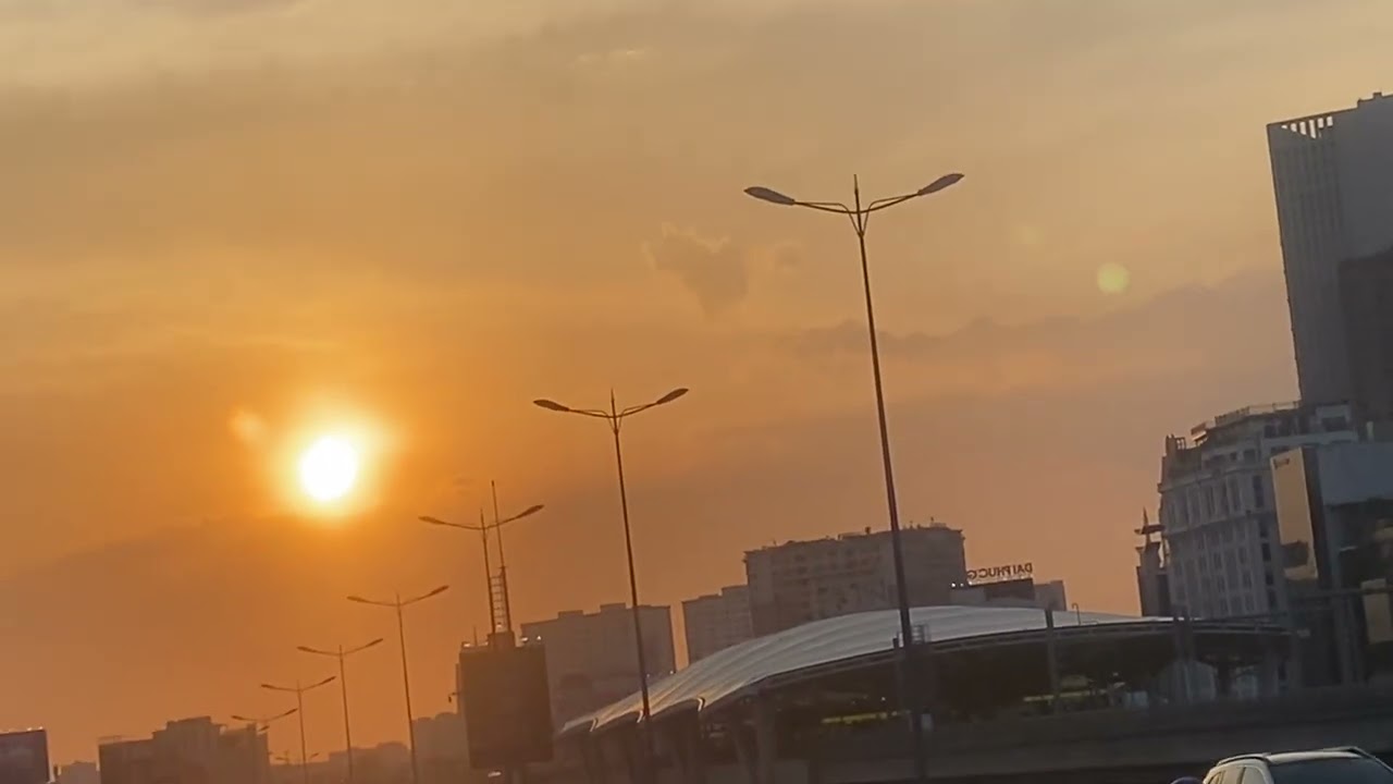 Hai Phút Ngắm Hoàng Hôn