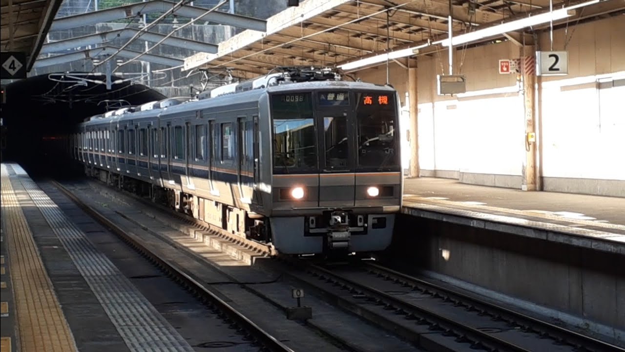 321系D36編成普通新三田行き&207系T15編成＋S12編成普通高槻行き@西宮名塩駅