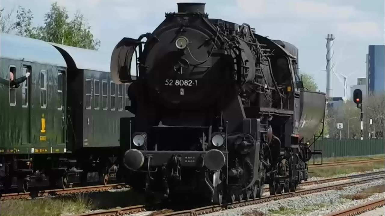 Locomotief 52 8082 aan het werk in Veendam en Stadskanaal