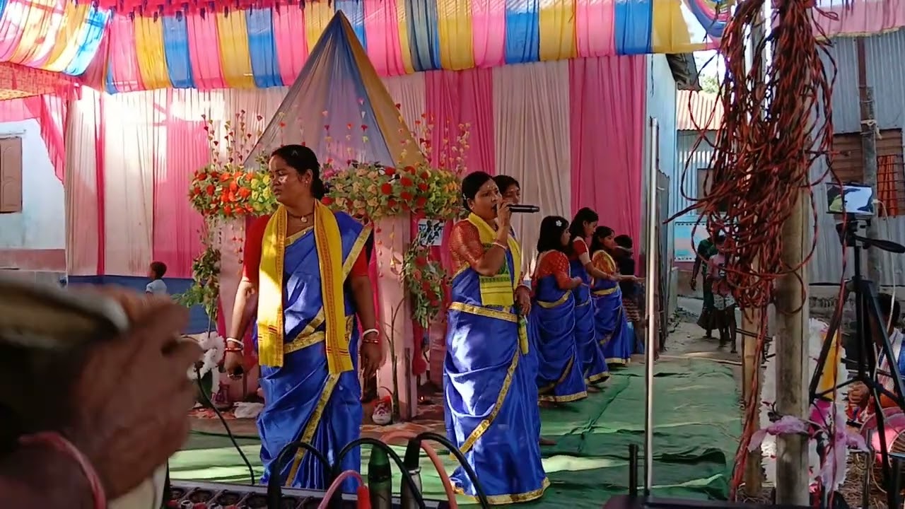 হরে কৃষ্ণ হরে কৃষ্ণ কৃষ্ণ কৃষ্ণ হরে হরে 