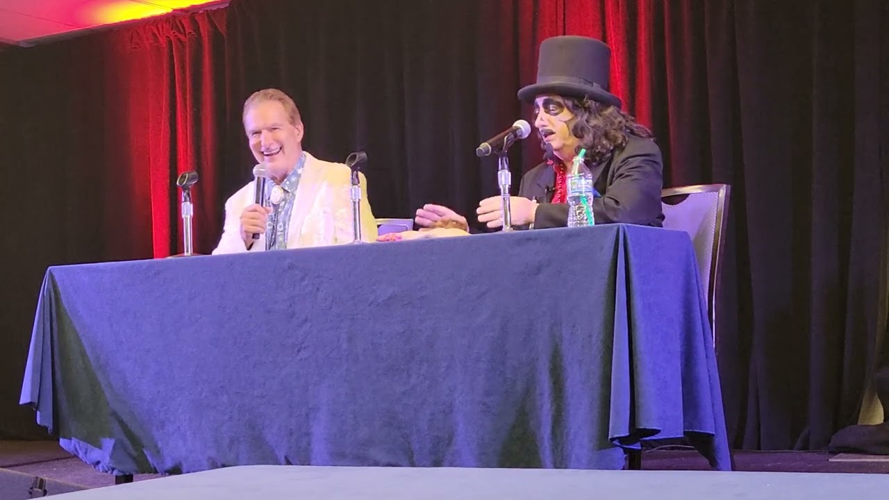 Svengoolie with Joe Bob Briggs Flashback Weekend Chicago 2023
