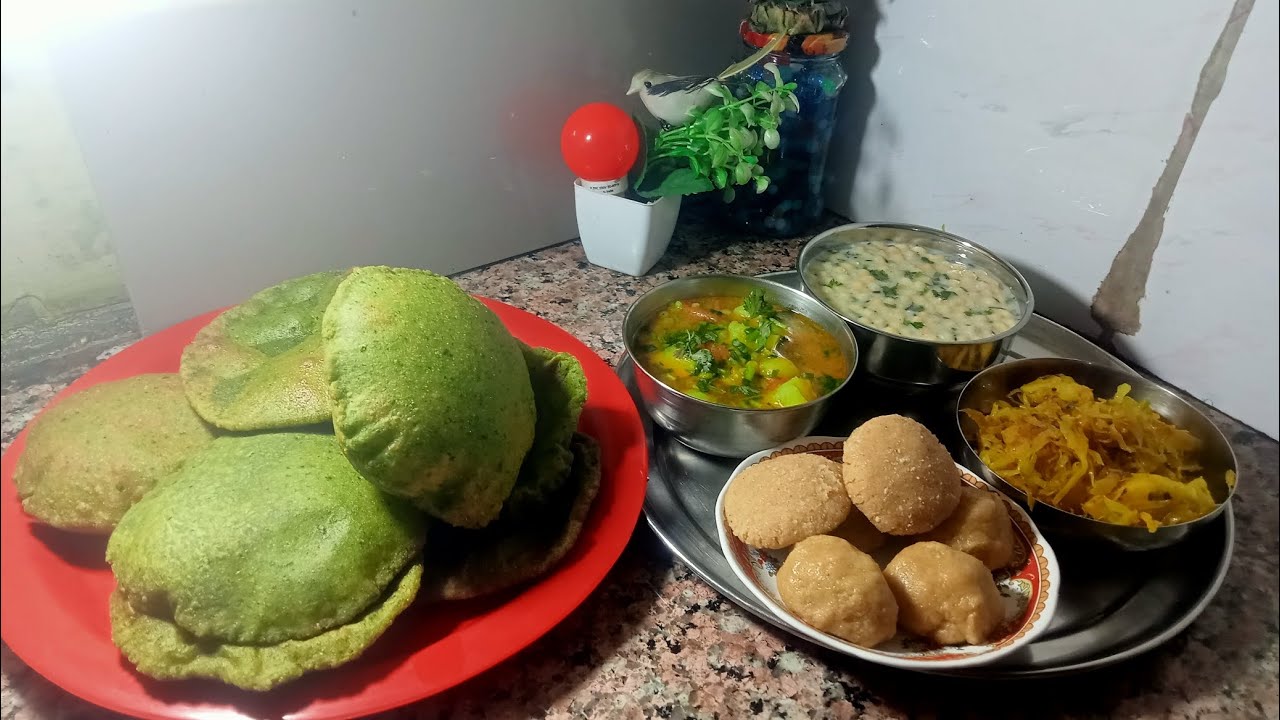 Methi ki puri with all thali👌🏻😋🍱