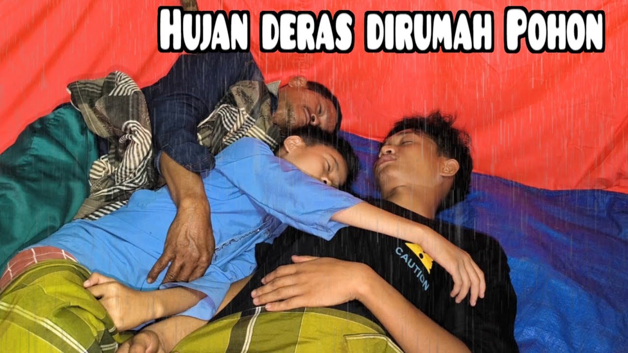 Diguyur hujan deras ketakutan diatas rumah pohon,   Fishing disertai hujan deras tengah malam