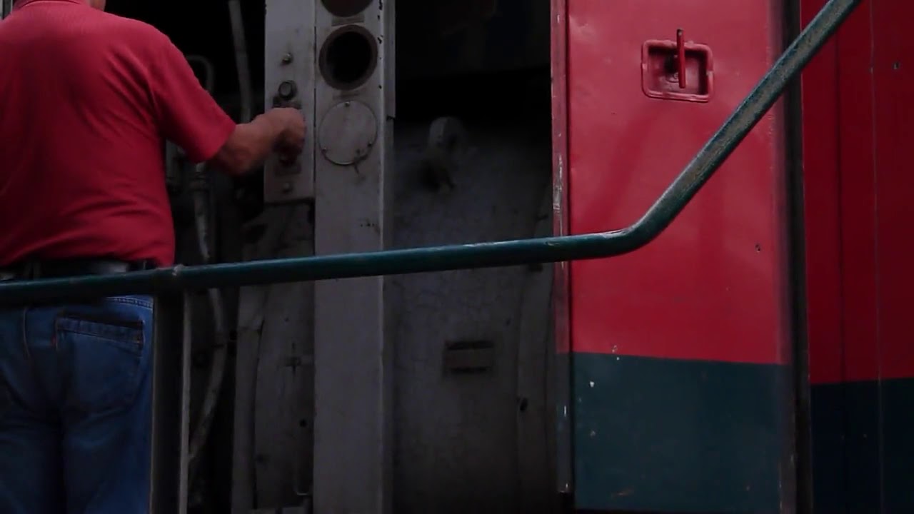 Encendido de una C30-7, 3527 la última de Ferromex !