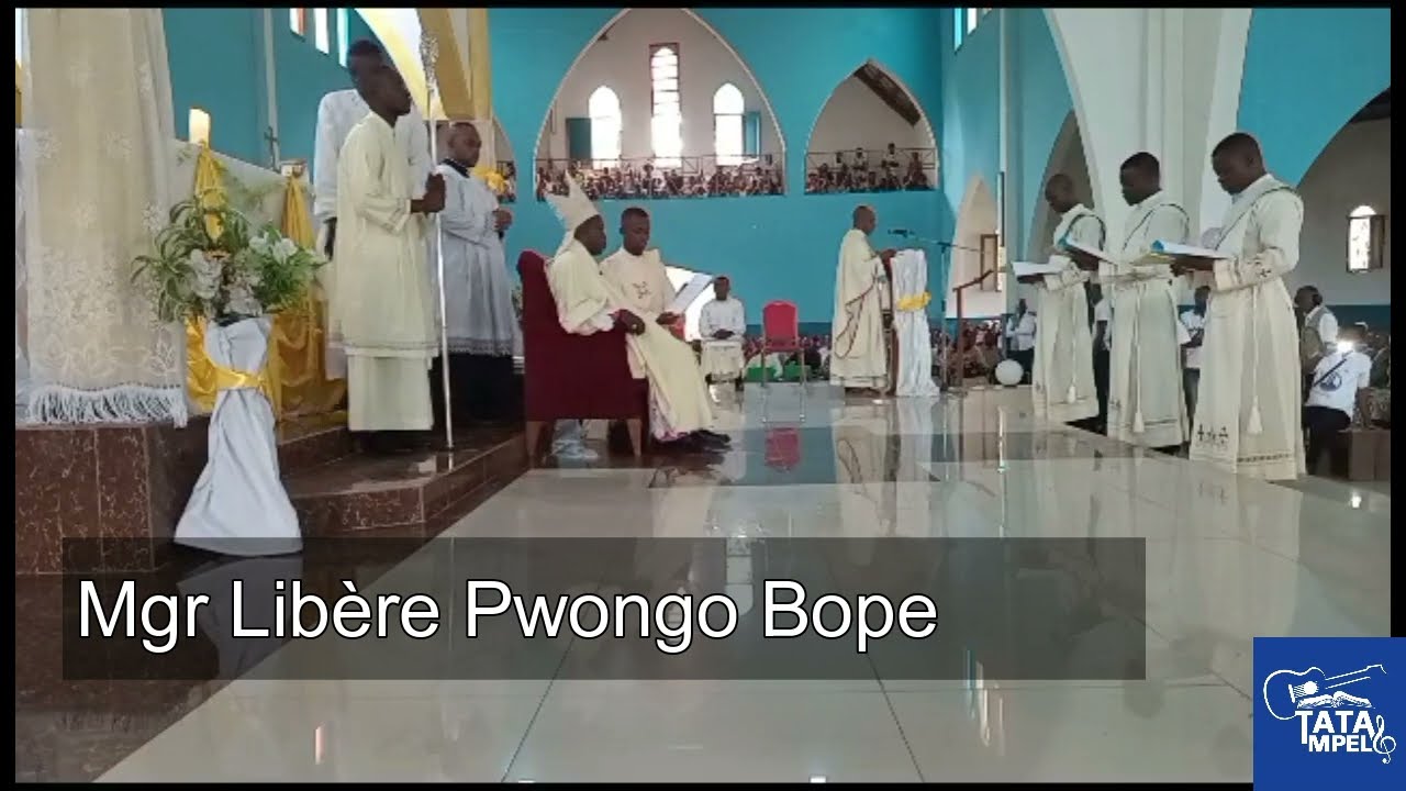 Ordination sacerdotale par Mgr Libère Pongwo à Bansakusu