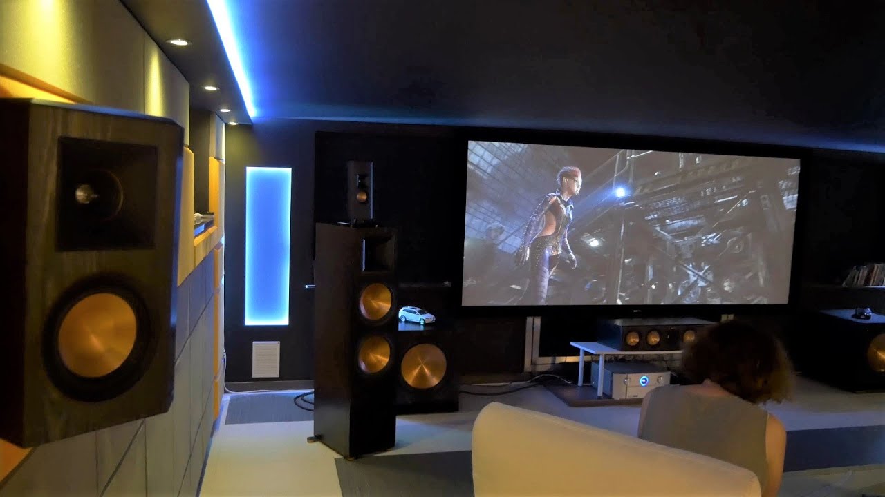 Z wizytą domową - daleki zachód skończony - prezentacja świetnej salki AV