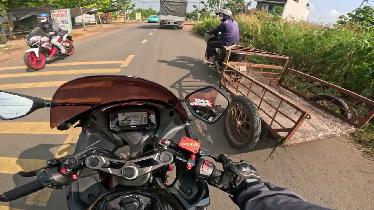 LẦN ĐẦU ĐI THEO NGƯỜI LẠ - VỀ NHÀ ĂN TẾT 2026 | SUZUKI GSX R150 Hoàng Huy Vlog