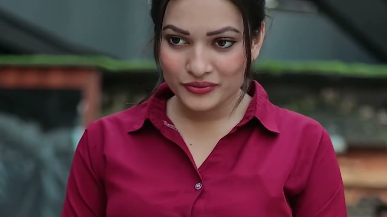 Ladki ne samjha ladke ke baap ko gareeb .