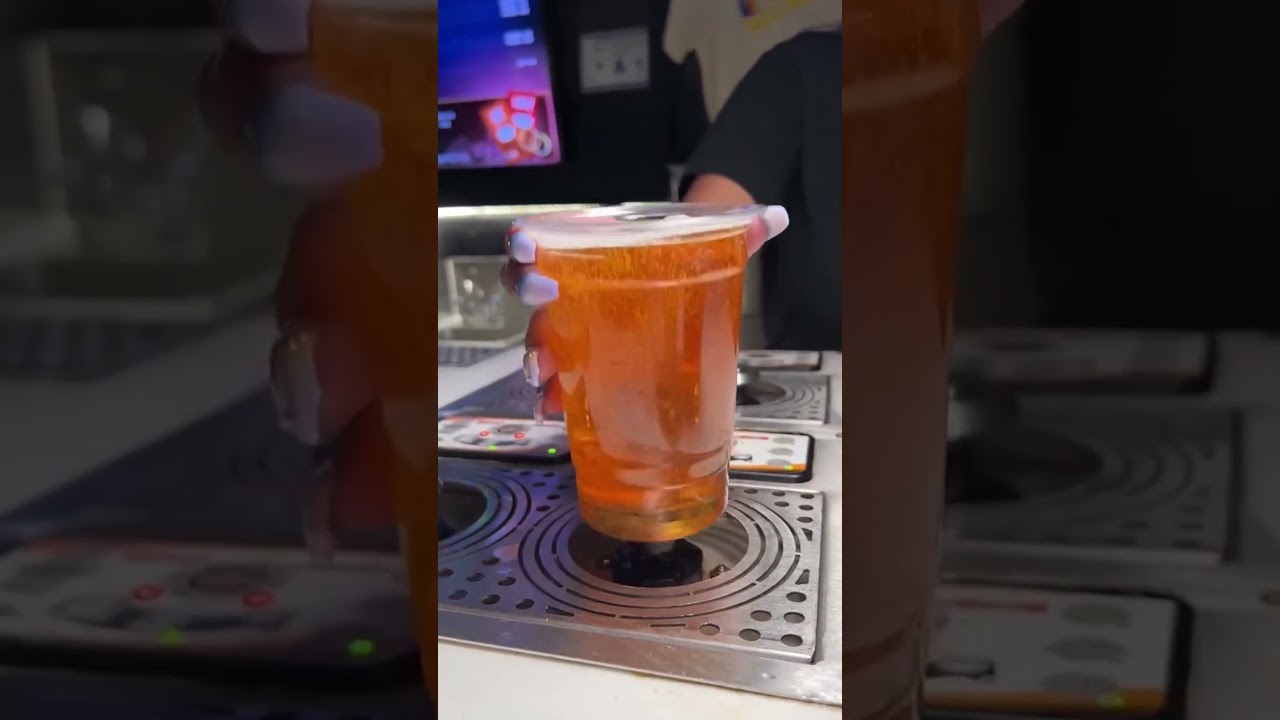 Пивные стаканчики, которые наполняются снизу?! 🤯🍺 Магия или нет?