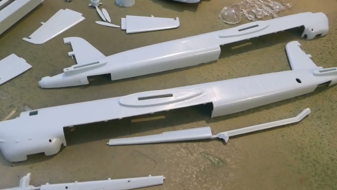Un boxing the ancient Airfix Heinkel He 177. 