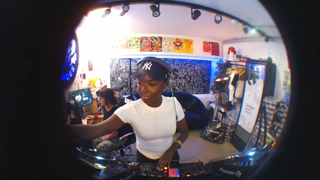 90s BELLA - Equinox Echoes - Voices Radio X Musenverse Takeover
