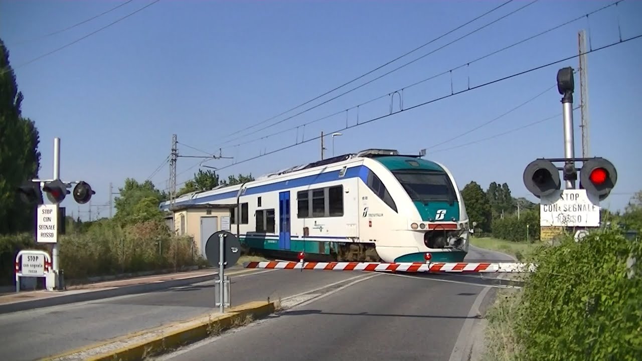 Spoorwegovergang Faenza (I) // Railroad crossing // Passaggio a livello