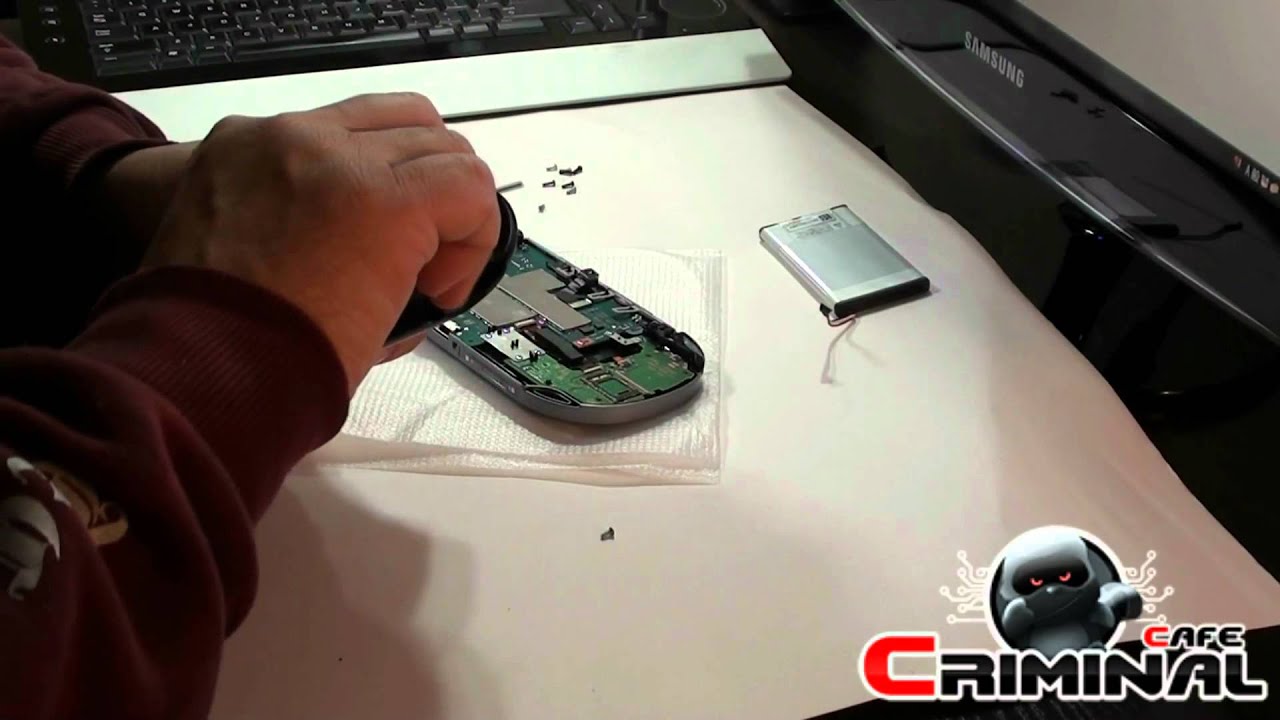 PS Vita - How to remove the battery