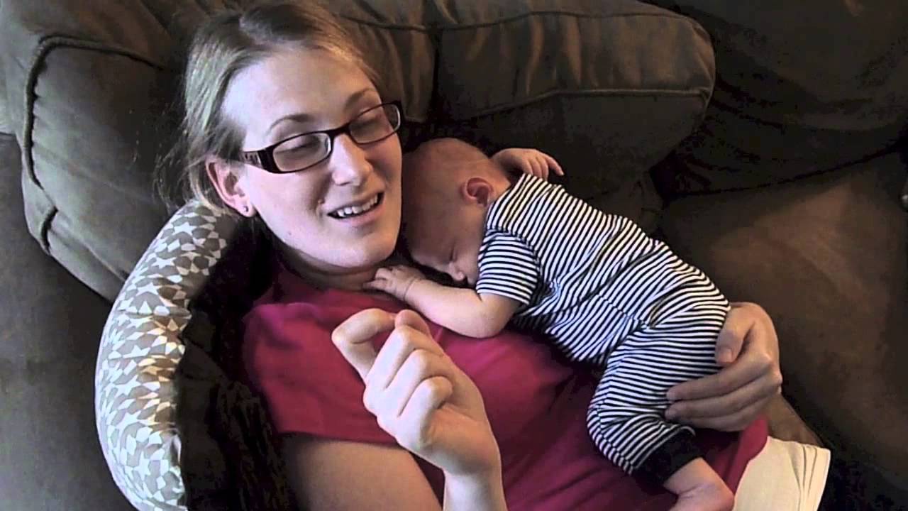 Newborn Vlog: Day in the Life (24 days old)