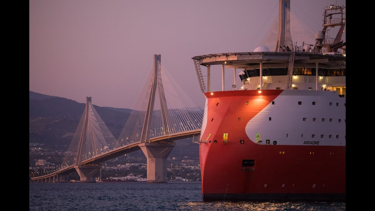 IPTO lays the first 400kV submarine cable (full version)