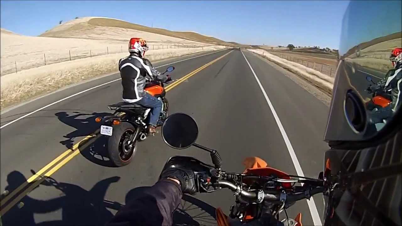 FZ-09 Wheelie Practice Featuring ALEXELY925