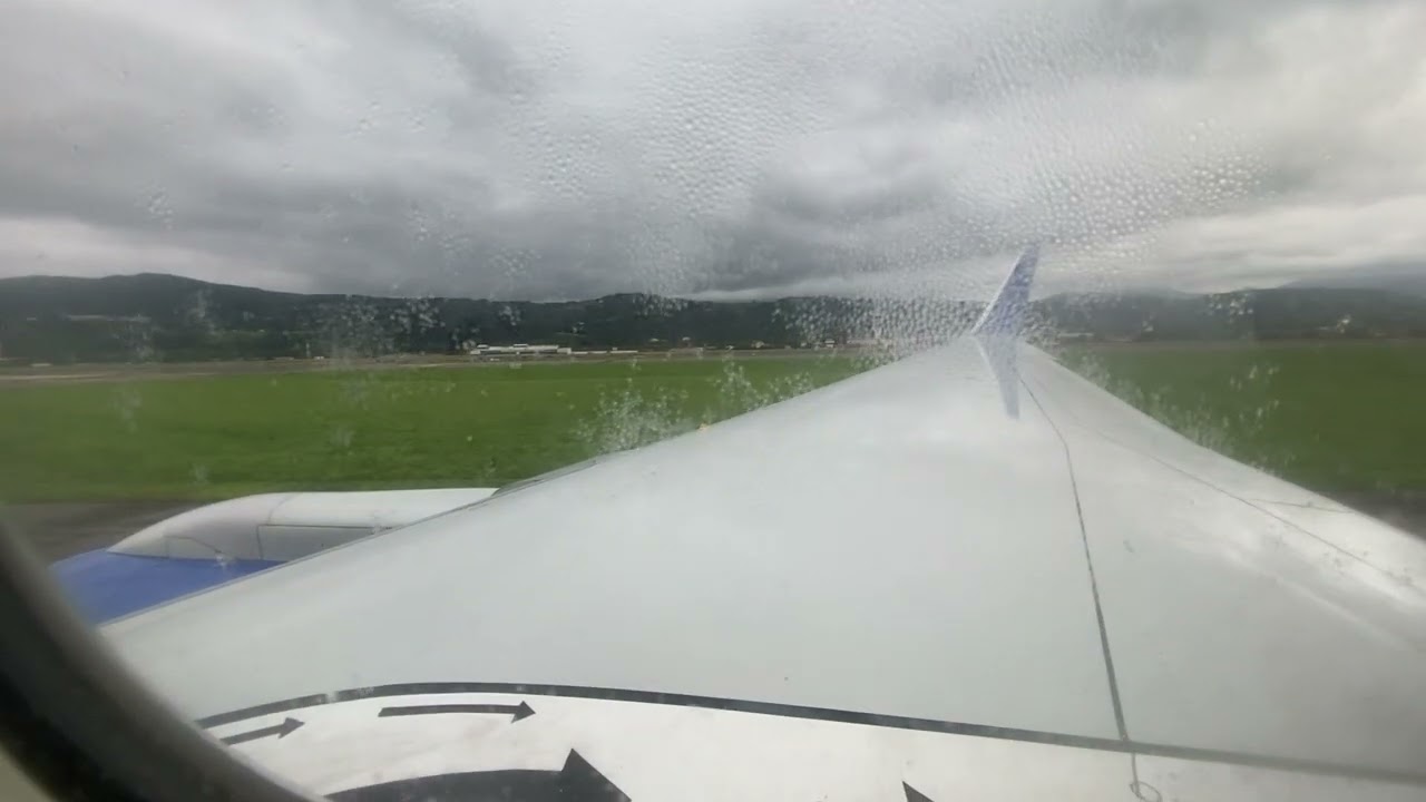 United 757-200 Takeoff from Bilbao