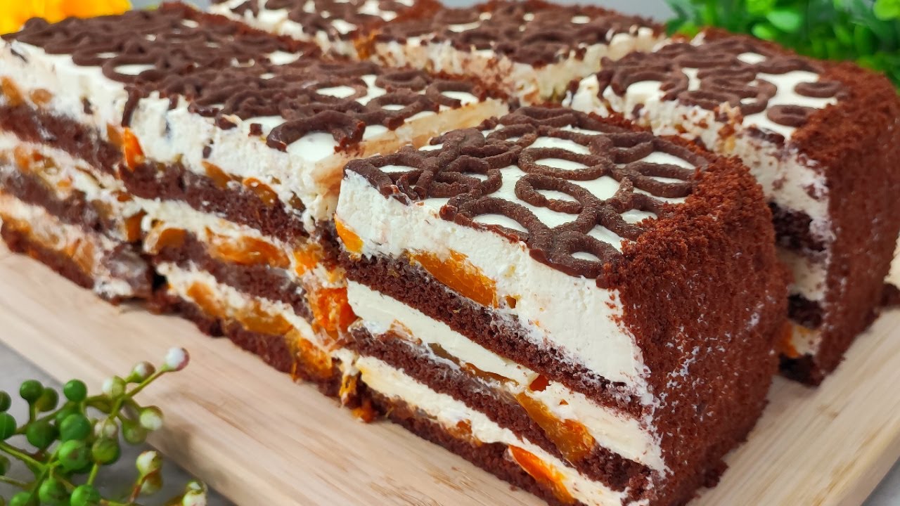 🌞😋 Самый популярный десерт этого лета. Влажный шоколадный бисквит, который тает во рту.