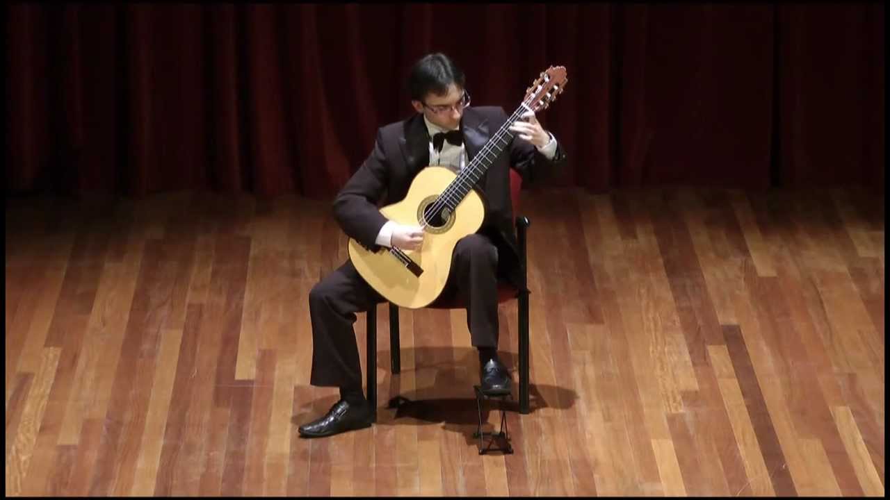 J.S.Bach-Suite BWV 995, Prelude-tres viste (Presto) - Luis Alejandro García, Guitar