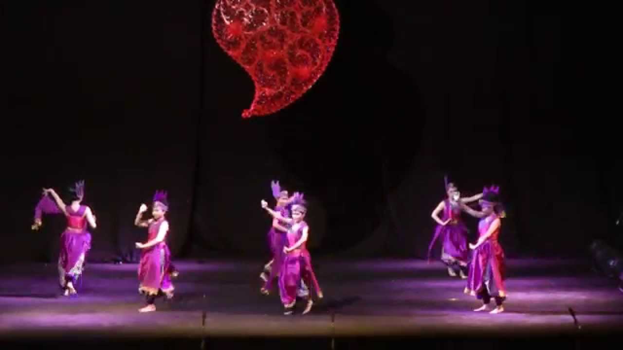 Indonesian folk dance: Lenggasor Dance from Banyumas, Central Java