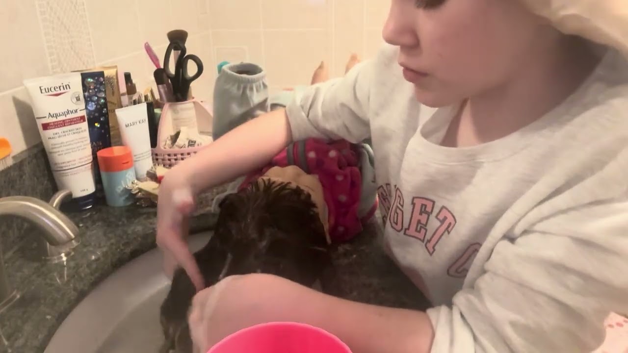 Washing Olivia’s hair!! Part one