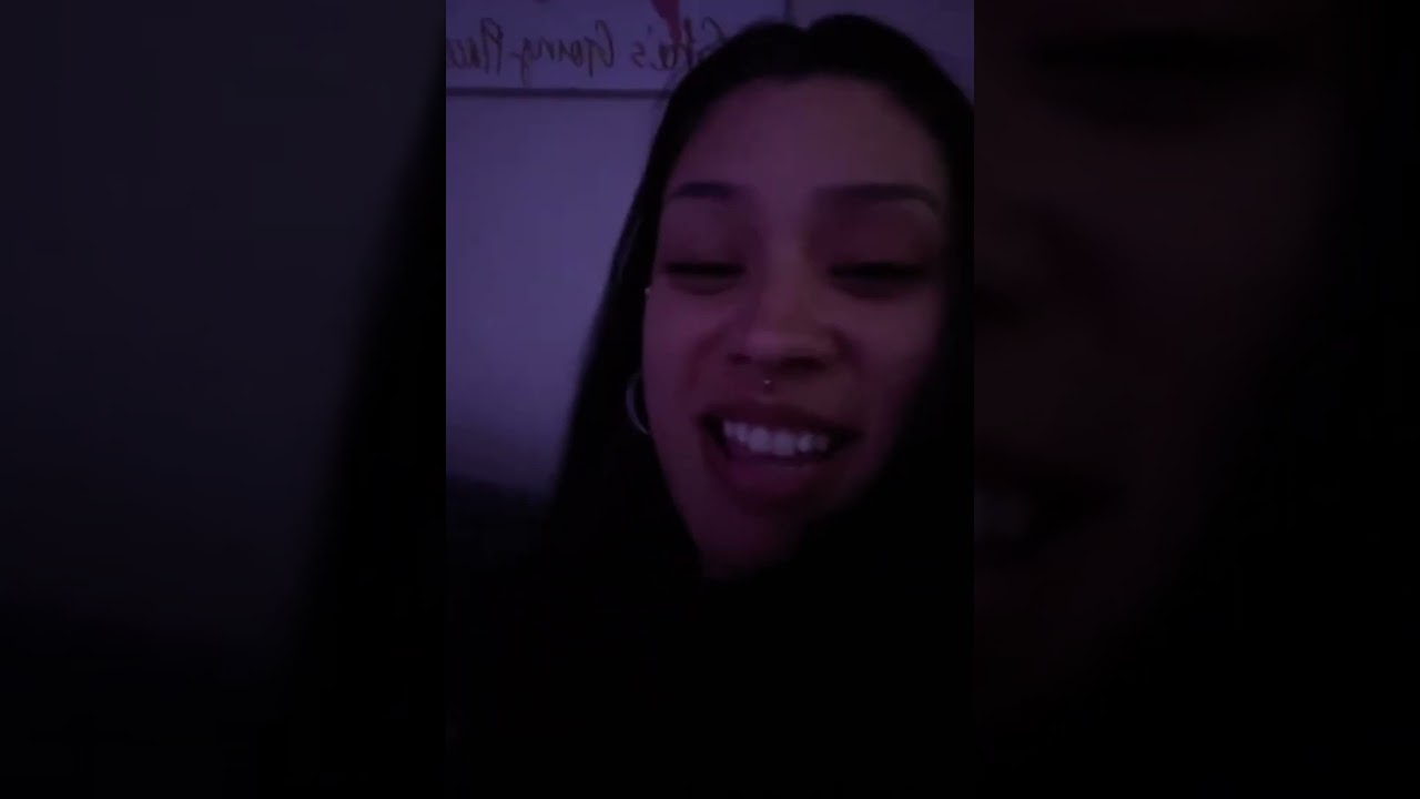 Нана 🇵🇷проводит время со своими поклонниками...