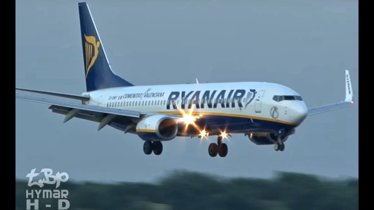 Ryanair Emergency Landing Gear Problem EI-DWF London Stansted Airport EasyJet Go-around Boeing 737