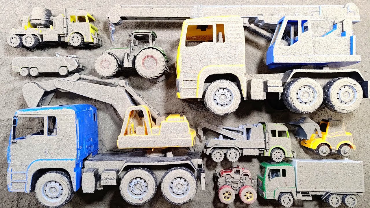Temukan Mobil Mainan Terkubur dan Membersihkan Excavator Besar, Truk Crane Besar, Truk Derek