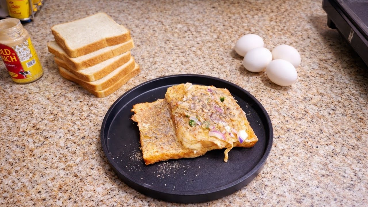 Spicy Masala French Toast 🌶️🍞 – the perfect quick breakfast fix! 😋
