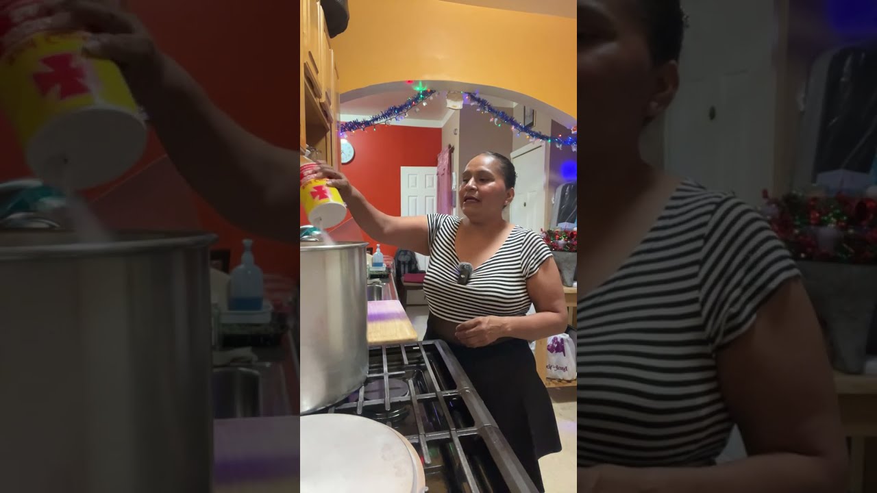 Cocina Fácil con Lubia  está en vivo#cena de Navidad pozole y tamales y champurrado