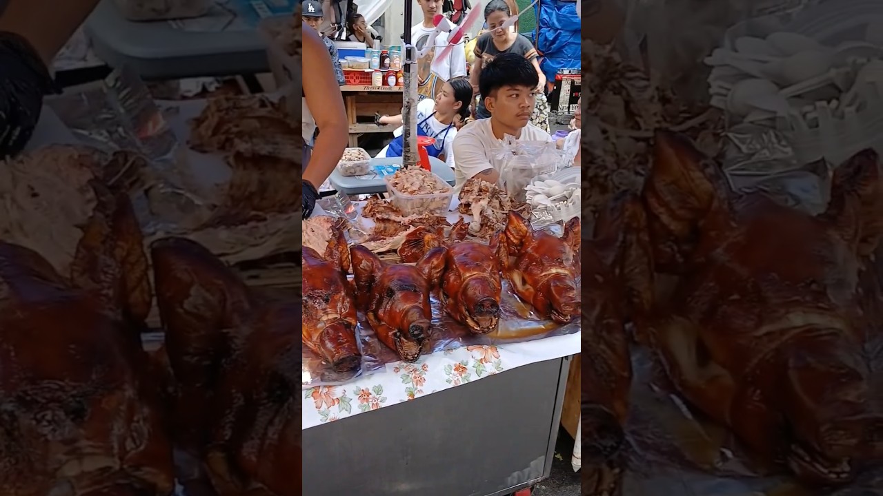 Affordable Street Lechon only in Quiapo Manila! #philippines