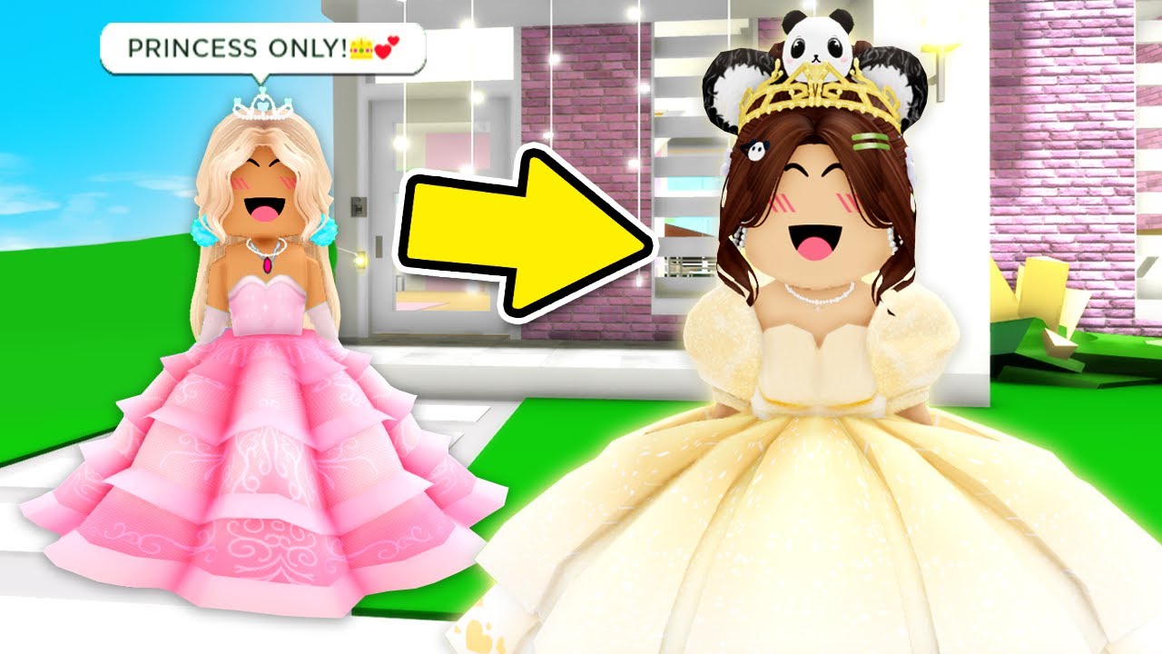 I Went UNDERCOVER in a RICH PRINCESS ONLY House.. (Brookhaven)