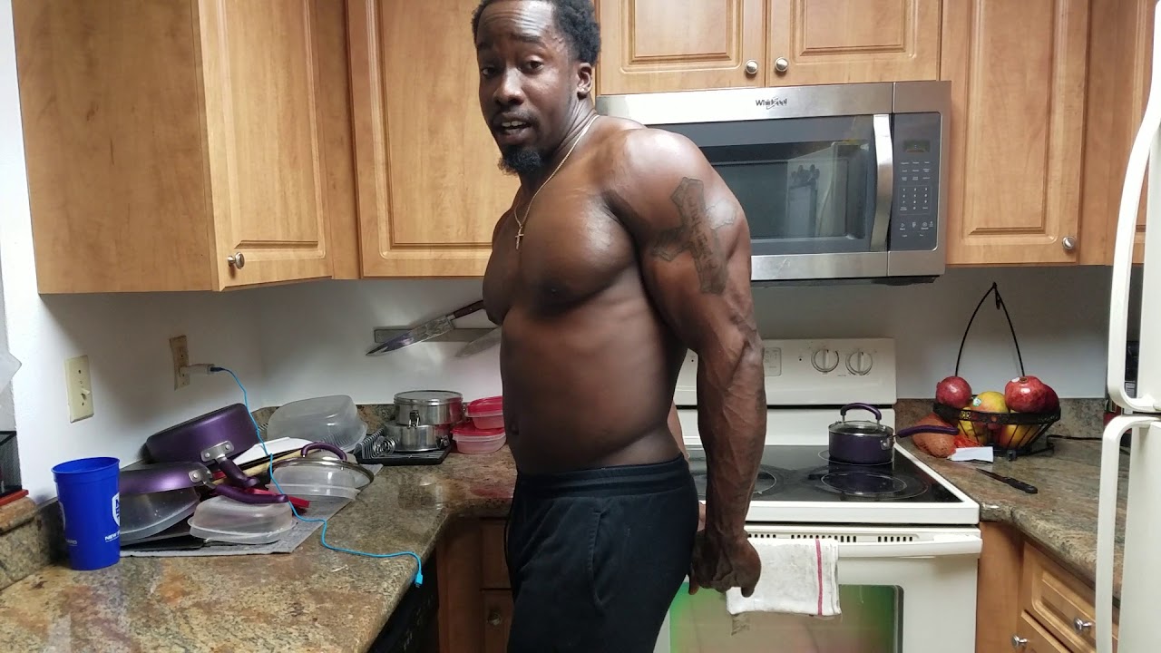 Few different ways to hit a tricep pose.
