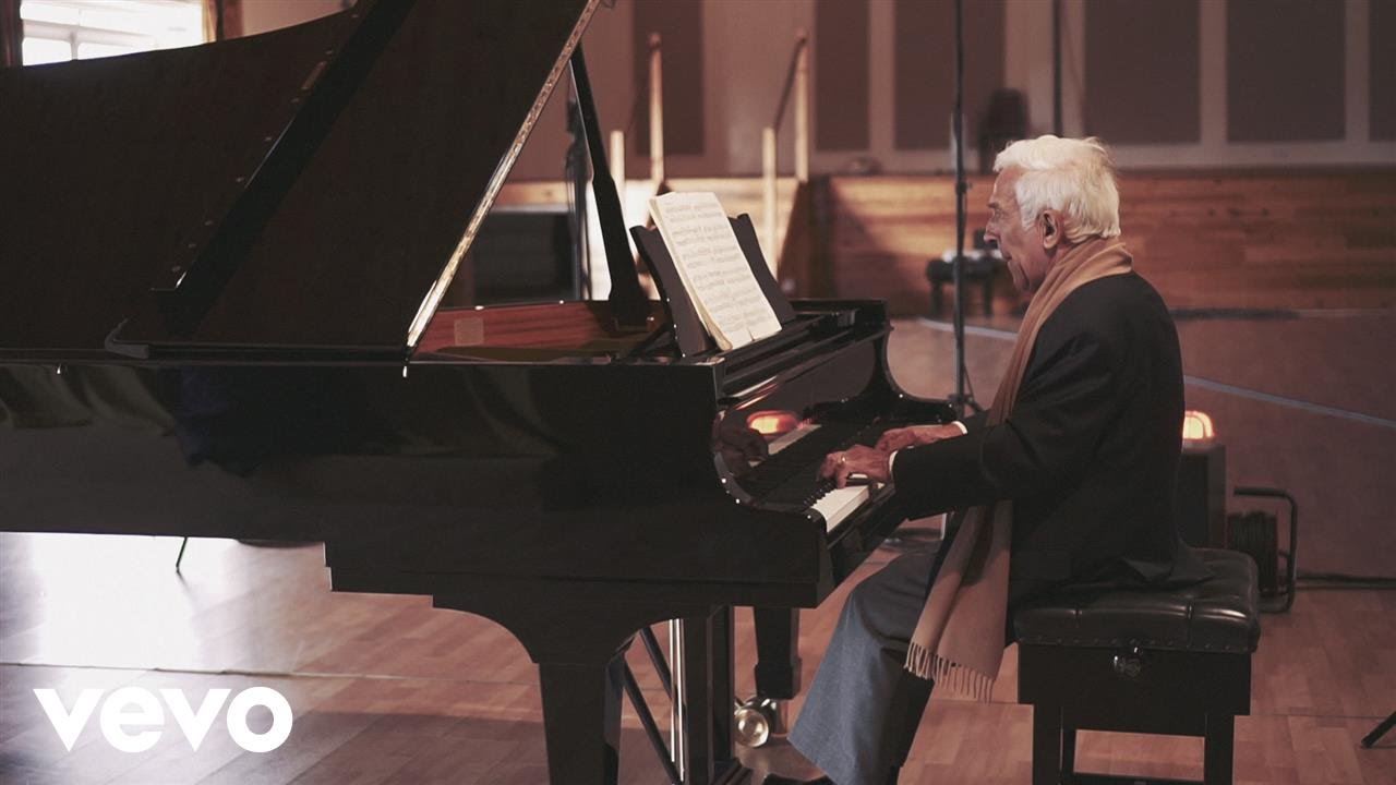 Vladimir Ashkenazy - Bach: French Suite No.5 in G, BWV 816 - 5: Bourr&eacute;e