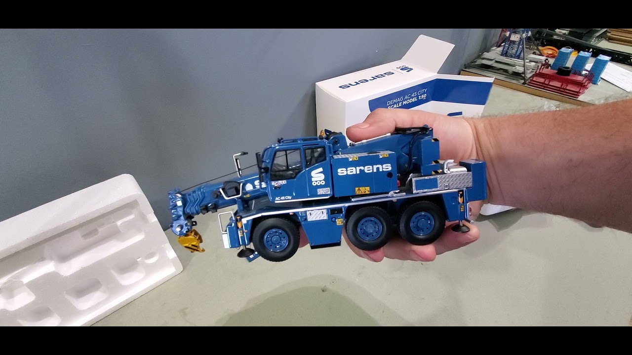 Sarens Demag AC45 city crane unboxing