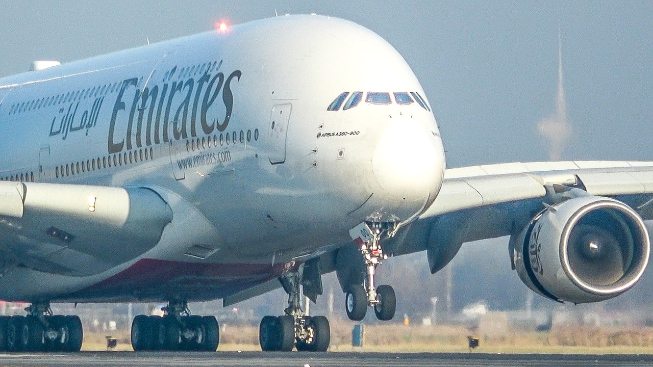 60 MINUTES PURE AVIATION - Airbus A380, Boeing 747 ... Aeroplane Landings & Departures (4K)