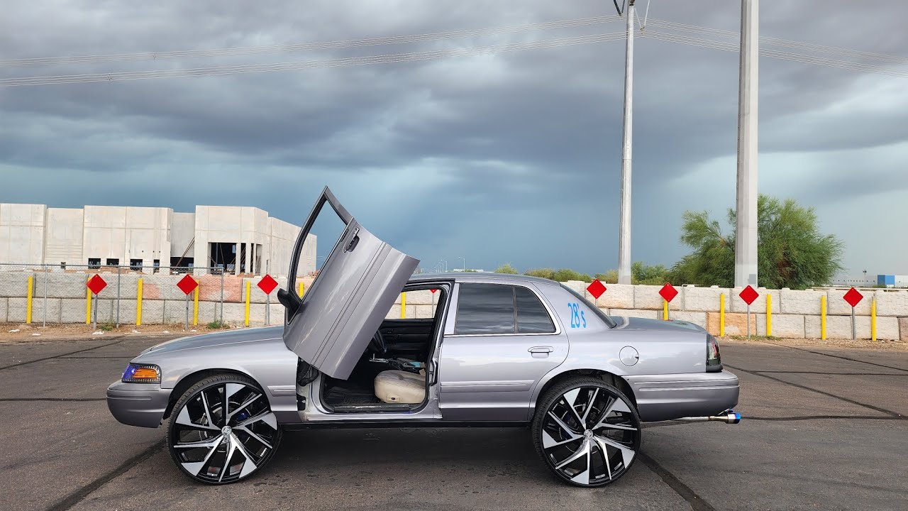 Got Caught In The Rain With The Crown Vic On 28's!