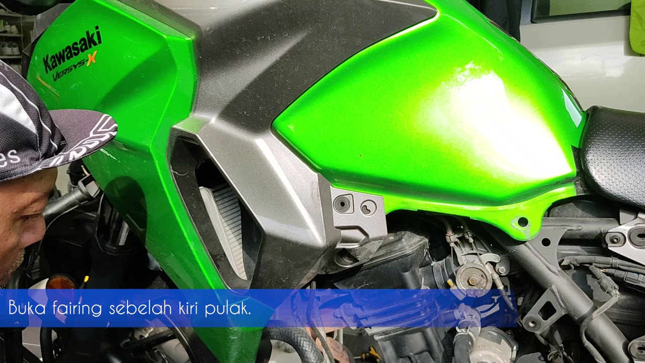 HOW TO - Access your Versys X 250/300 front indicator.