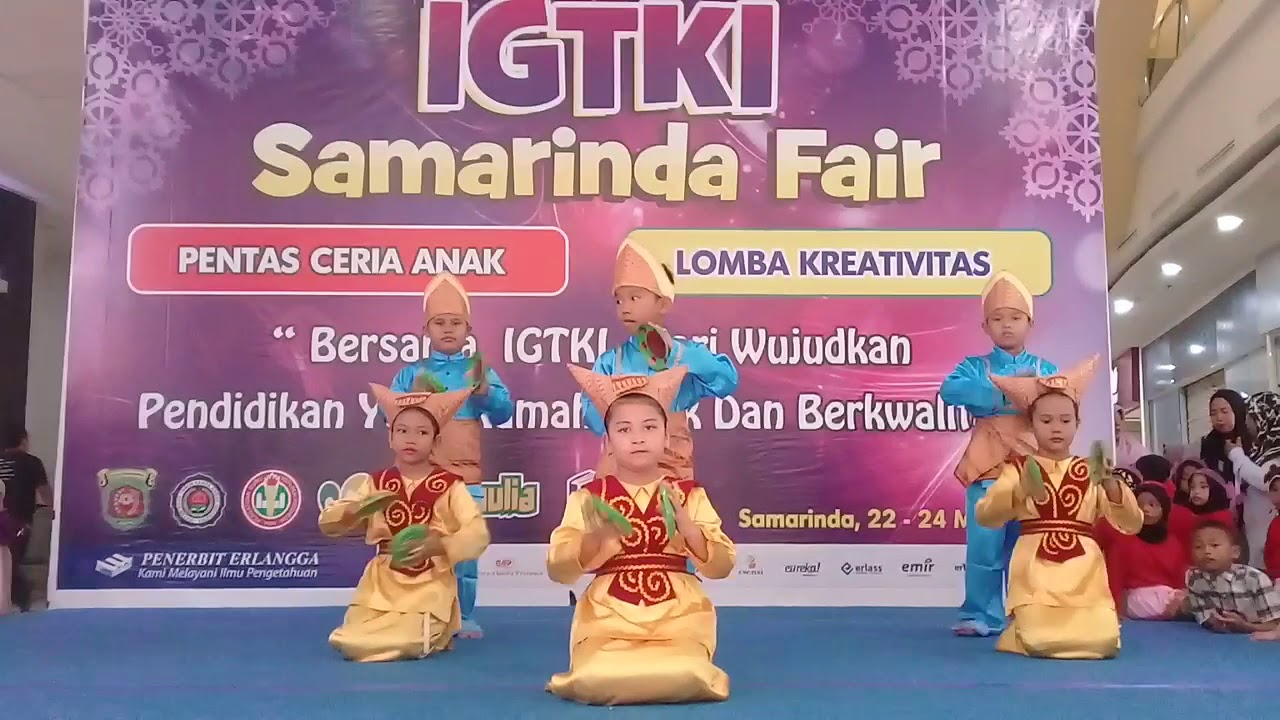Tari Piring anak TK Sehati Instrument Kampuong Nan Jauh di Mato