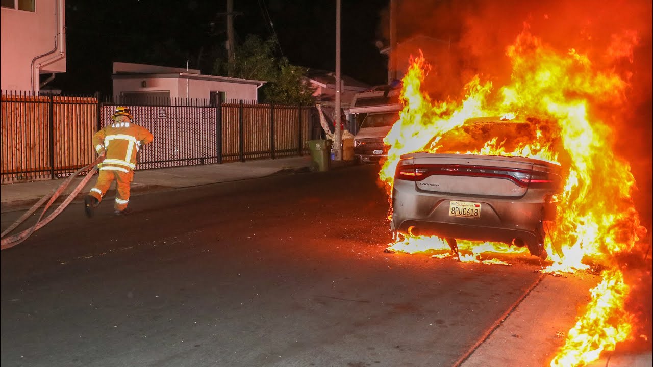 LAFD Engine 57: Late Model Charger Fire