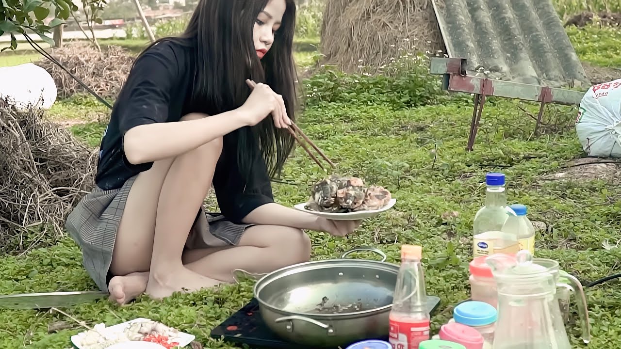 Ana Daily Life - Going To Catch Fish and Cook Fish with Spicy Bamboo Shoots
