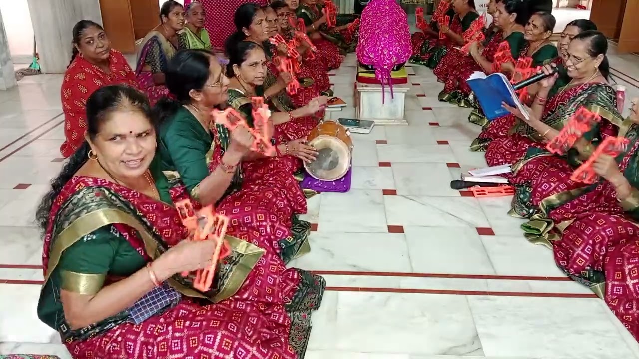 Akashganga society sakhi mandal new Sama road Vadodara Indu dave gayak Dipika ben