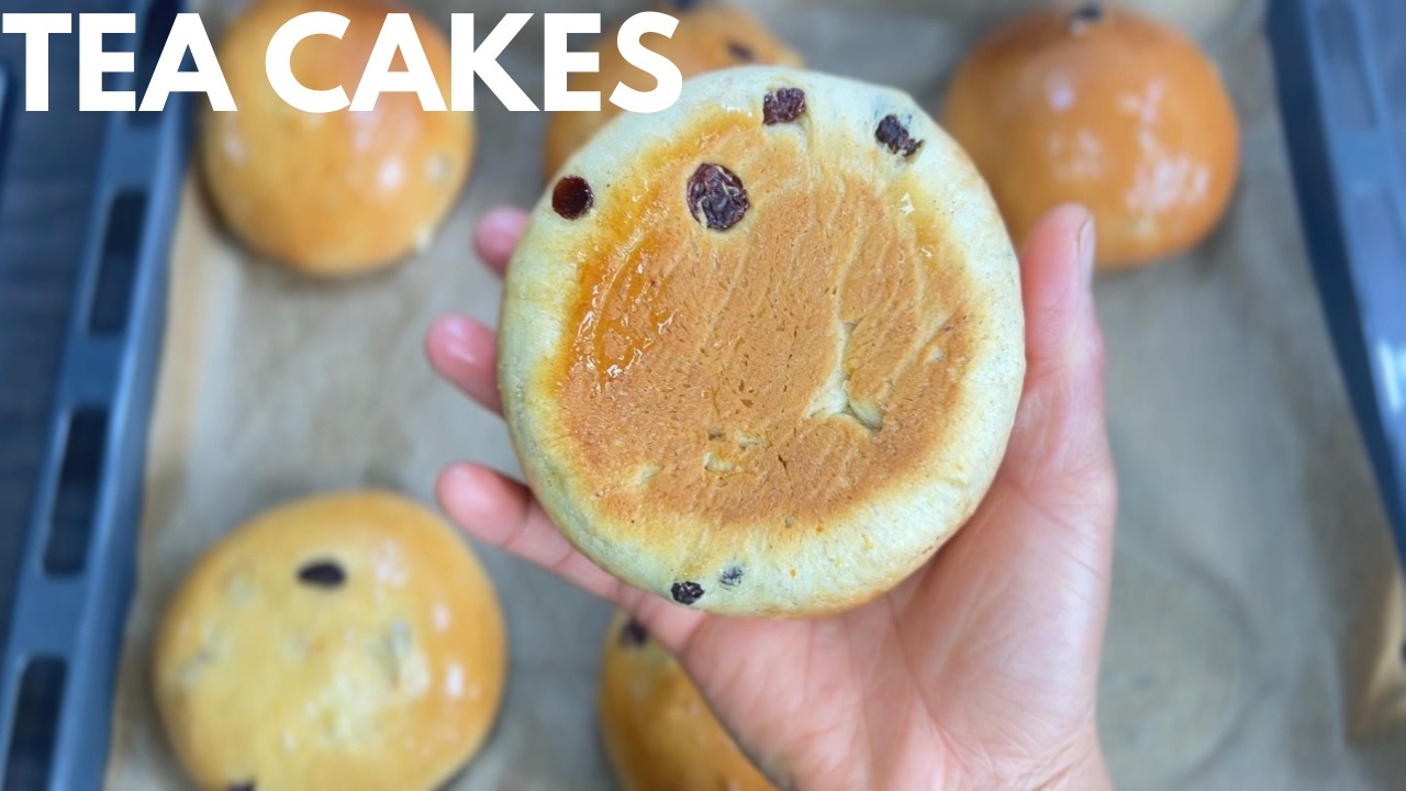 UPGRADE YOUR BREAKFAST GAME WITH THIS FRUITY TEA CAKES