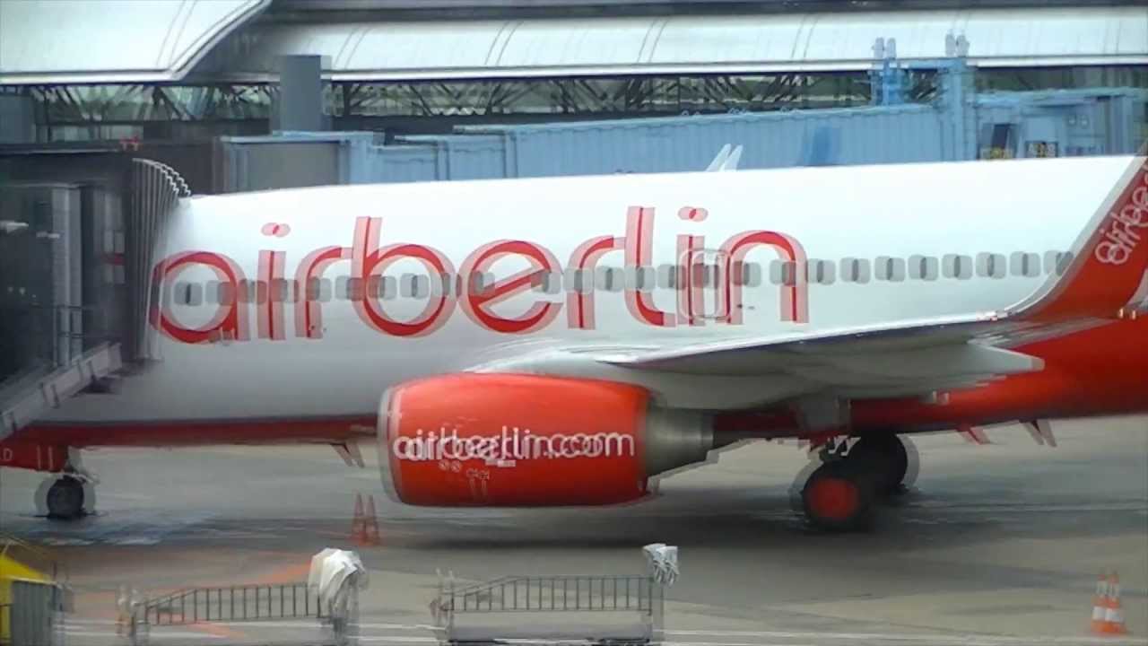 Airberlin boeing 737-700 takeoff from Copenhagen Airport