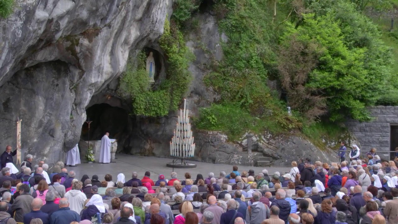 Procession eucharistique de Lourdes - May 31, 2024